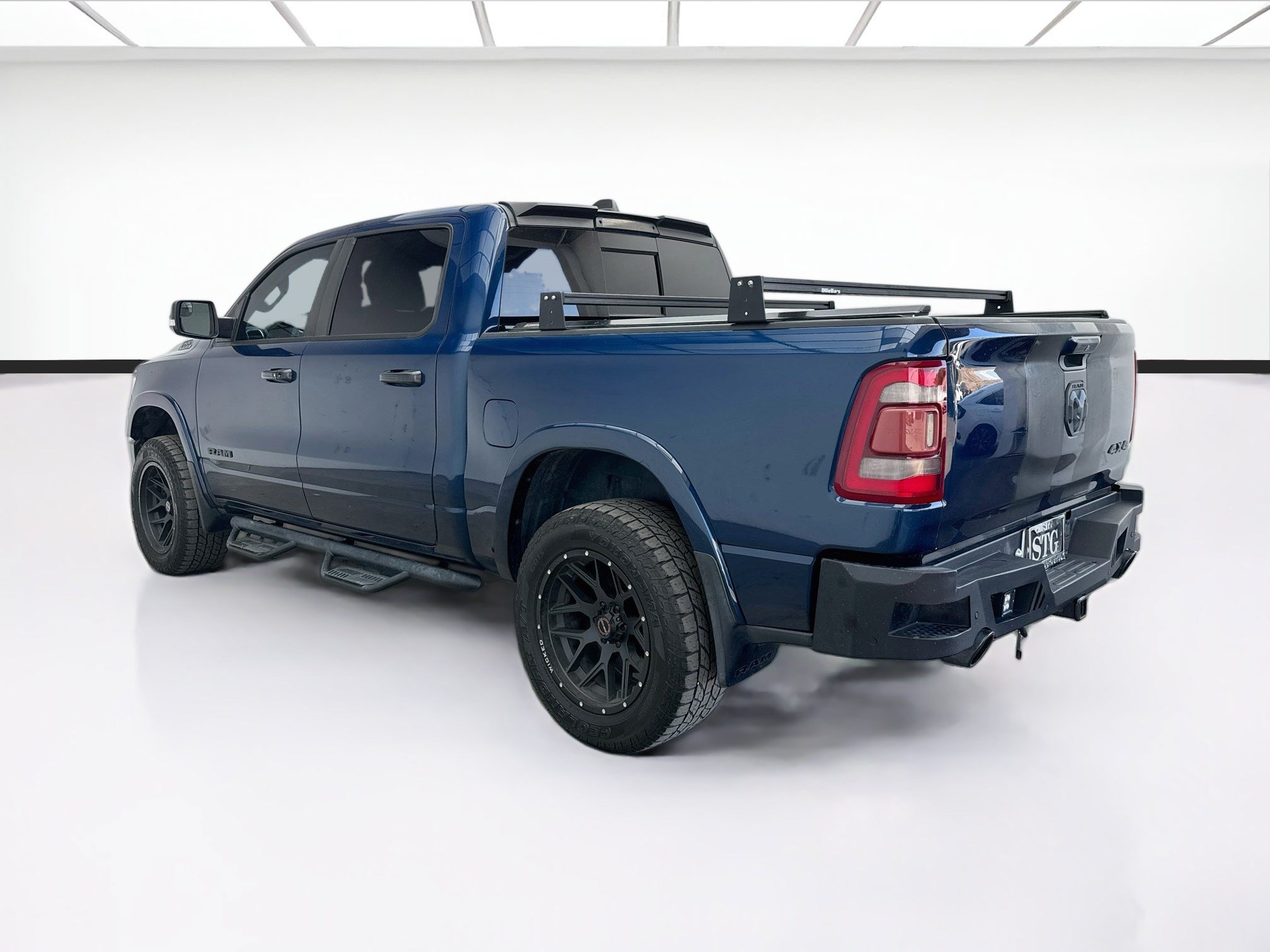 Used 2019 RAM 1500 Laramie AWD/4WD image 6
