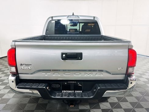 Used 2023 Toyota Tacoma SR5 AWD/4WD image 4