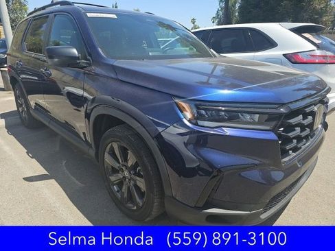 Certified 2023 Honda Pilot Sport image 3