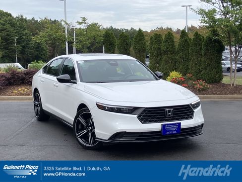 Used 2025 Honda Accord Sport image 1