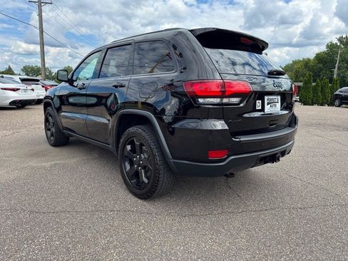 Used 2019 Jeep Grand Cherokee Laredo AWD/4WD image 7