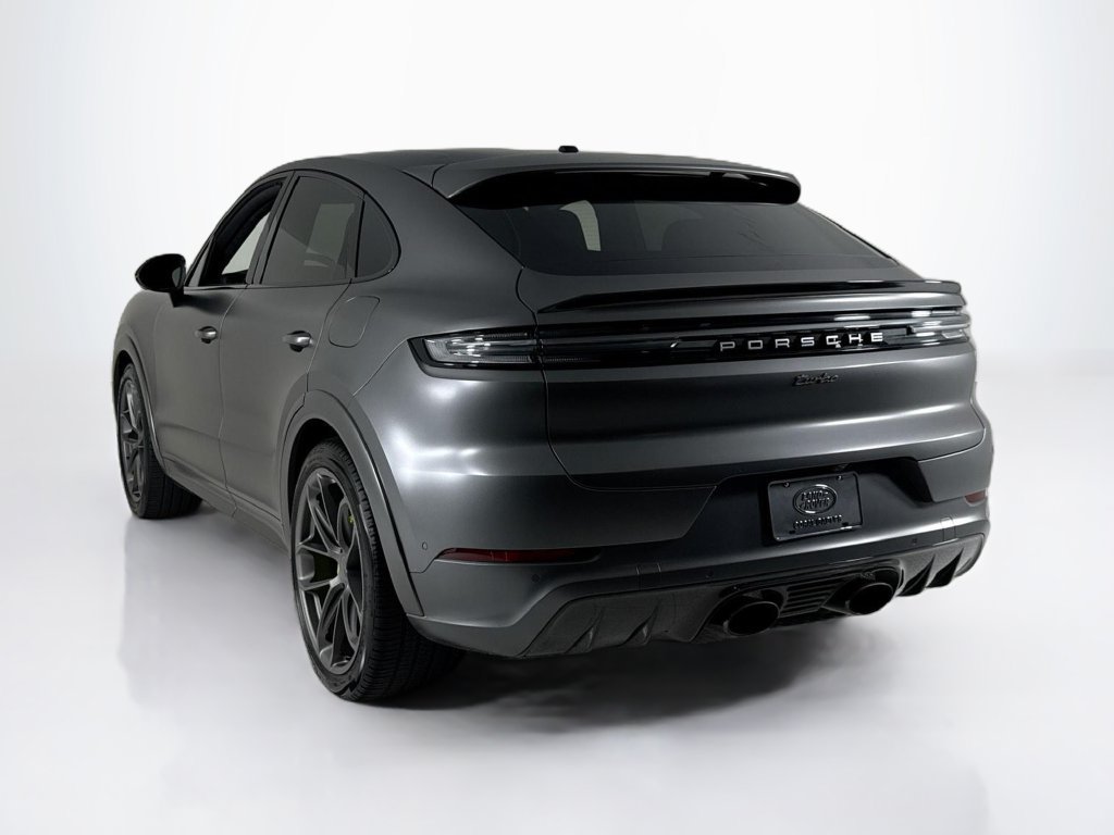 Used 2025 Porsche Cayenne Turbo AWD/4WD image 3