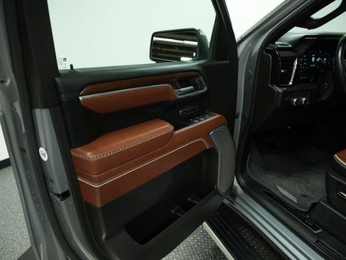 Certified 2025 GMC Sierra 1500 Denali Ultimate AWD/4WD image 41