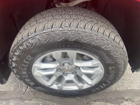 Used 2023 Chevrolet Silverado 1500 LT w/ Z71 Off-Road Package image 10