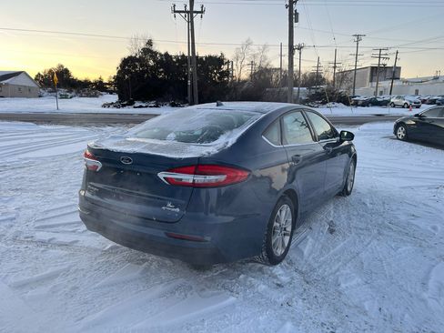 Used 2019 Ford Fusion SE image 5