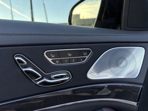 Used 2016 Mercedes-Benz S 550 Sedan image 19
