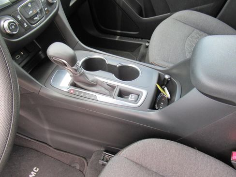 Used 2022 Chevrolet Equinox LT FWD image 18