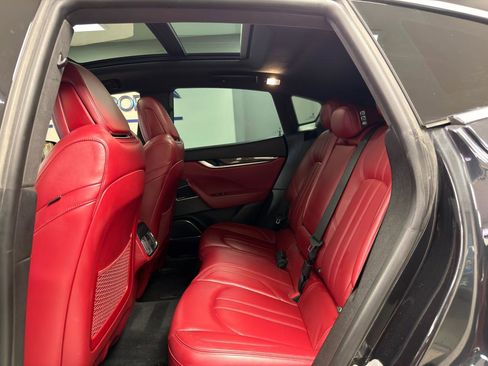 Used 2017 Maserati Levante w/ Sport Package image 31