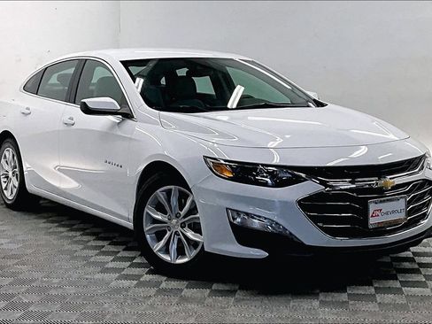 Used 2021 Chevrolet Malibu LT FWD image 11