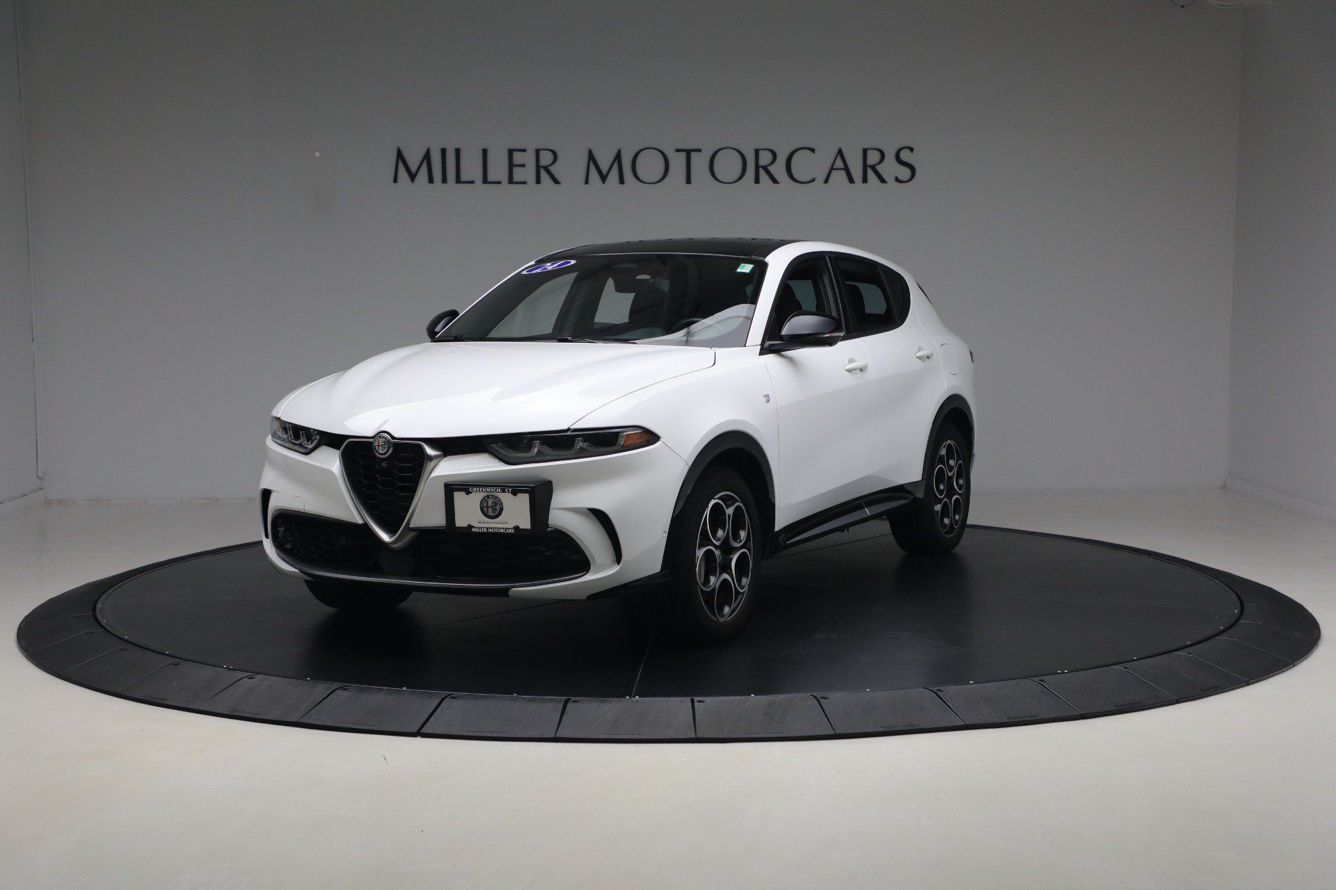 Used 2024 Alfa Romeo Tonale Ti AWD/4WD image 2