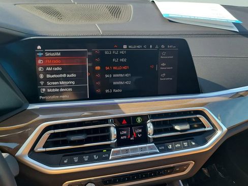 Used 2021 BMW X5 xDrive40i w/ M Sport Package AWD/4WD image 14