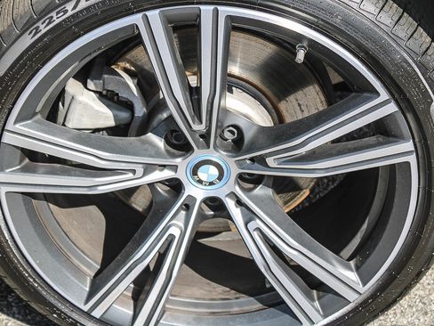 Used 2024 BMW 330e image 10