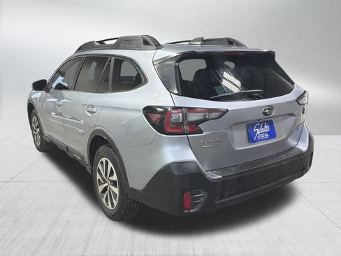 Used 2020 Subaru Outback Premium image 5
