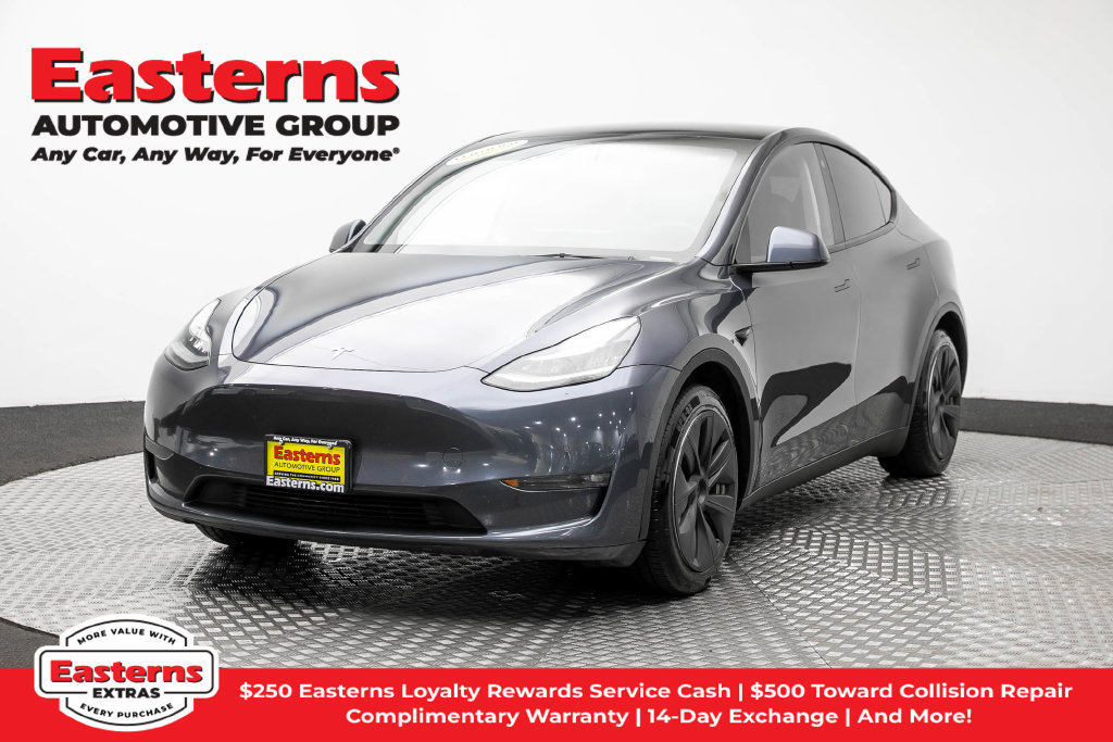 Used 2022 Tesla Model Y Long Range AWD/4WD image 1