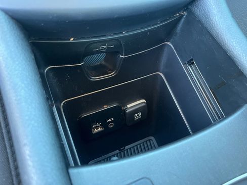 Used 2015 Chrysler 200 Limited w/ Convenience Group image 31