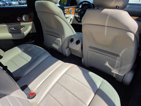 Used 2017 Mercedes-Benz E 300 4MATIC image 34