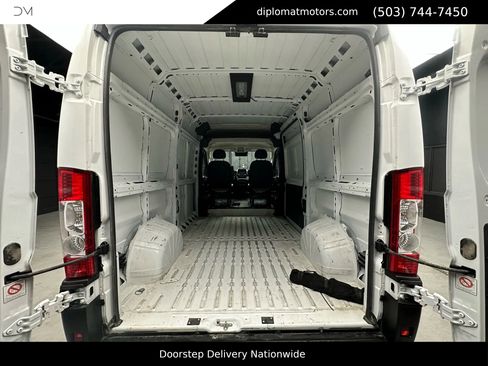 Used 2024 RAM ProMaster 2500 w/ Convenience Group image 34