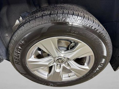 Used 2024 Toyota RAV4 LE AWD/4WD image 19