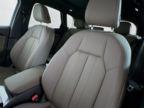 New 2025 Audi Q5 Premium image 10