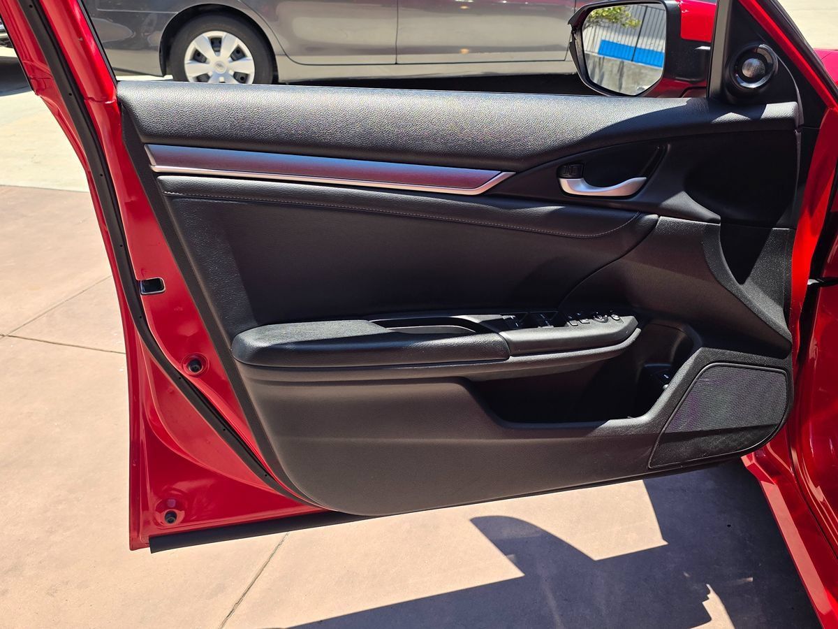 Used 2018 Honda Civic Touring image 26
