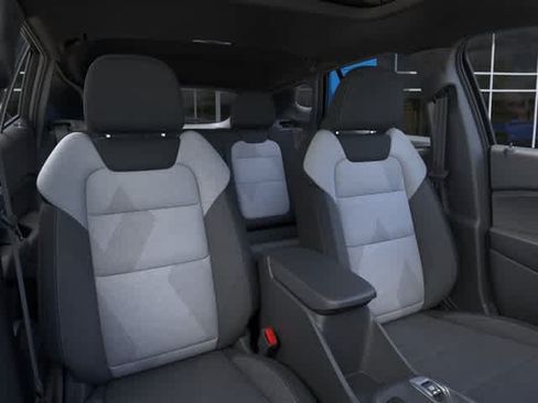 Used 2026 Chevrolet Trax RS w/ Sunroof Package FWD image 16