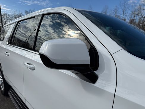 Used 2024 Chevrolet Suburban LT image 10