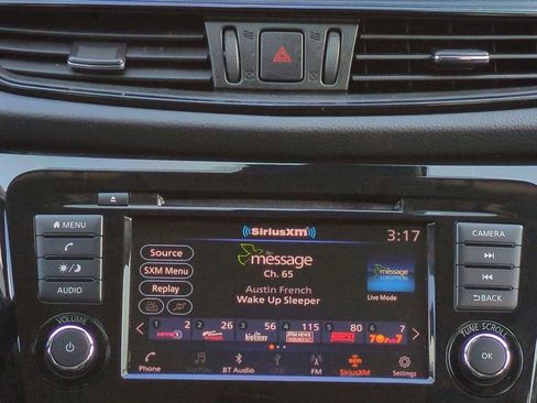 Used 2020 Nissan Rogue SV image 18