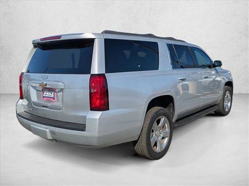 Used 2018 Chevrolet Suburban LT image 5