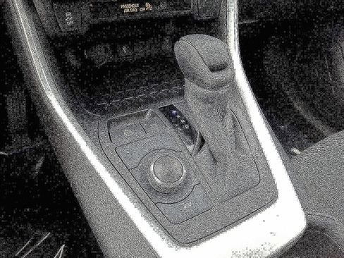 Used 2022 Toyota RAV4 LE image 14