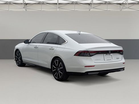 Used 2024 Honda Accord Touring image 7