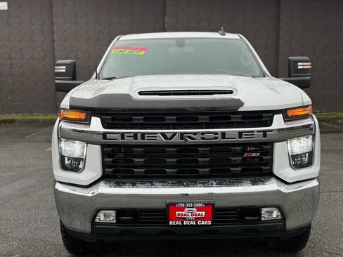 Used 2021 Chevrolet Silverado 2500 LT w/ Convenience Package image 3