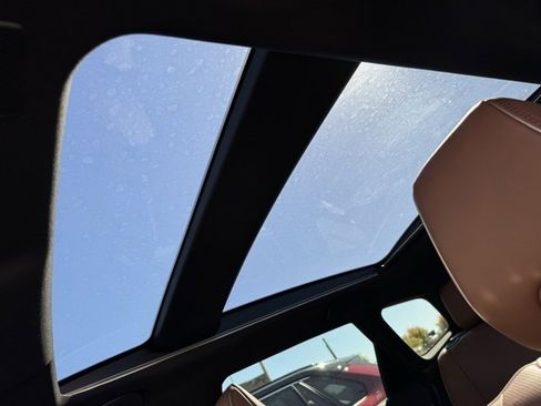 Certified 2025 Toyota Crown Signia image 6