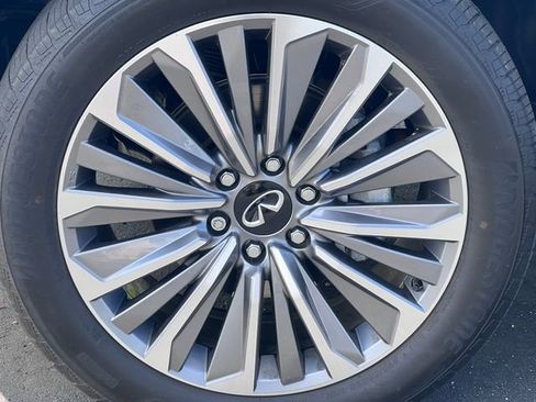 Used 2025 INFINITI QX80 Luxe w/ Cargo Package AWD/4WD image 9