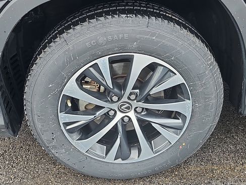 Used 2022 Lexus RX 350L Premium image 4