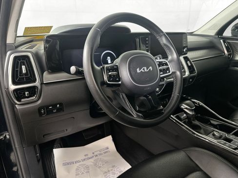 Certified 2023 Kia Sorento SX AWD/4WD image 9