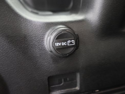 Used 2022 Jeep Wrangler Unlimited Sahara w/ LED Lighting Group AWD/4WD image 28