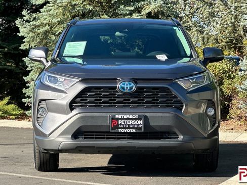 Used 2020 Toyota RAV4 XLE image 9