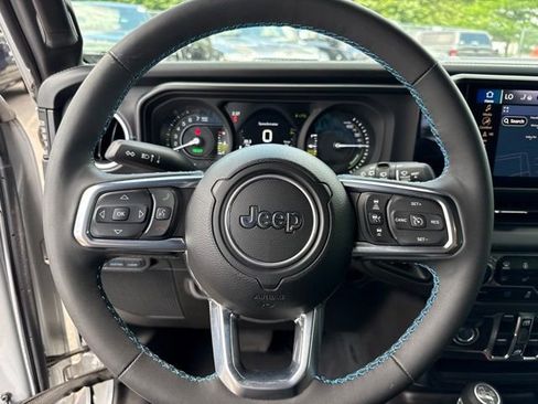 Used 2024 Jeep Wrangler High Altitude AWD/4WD image 16