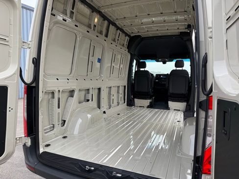 New 2026 Mercedes-Benz Sprinter 2500 image 17