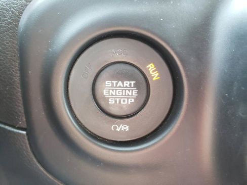 Used 2020 Jeep Wrangler Sport AWD/4WD image 23