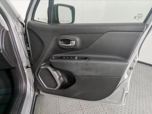Used 2020 Jeep Renegade Limited AWD/4WD image 22