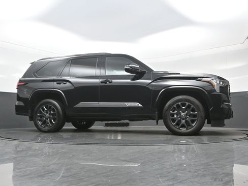 Used 2025 Toyota Sequoia Platinum image 36