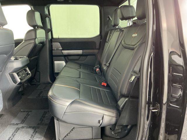 Used 2023 Ford F350 Platinum w/ FX4 Off-Road Package AWD/4WD image 33