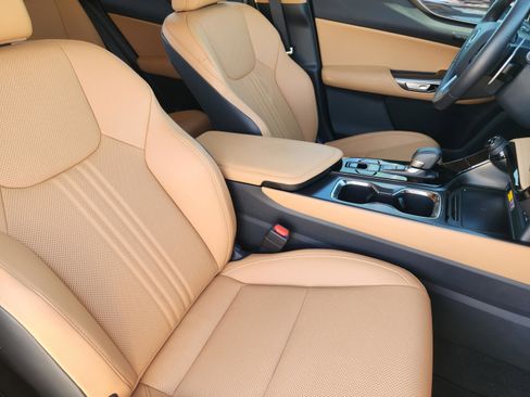 Used 2025 Lexus NX 250 FWD w/ Accessory Package (2T) image 19