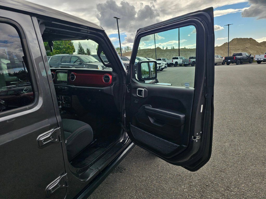 Used 2018 Jeep Wrangler Unlimited Rubicon AWD/4WD image 27