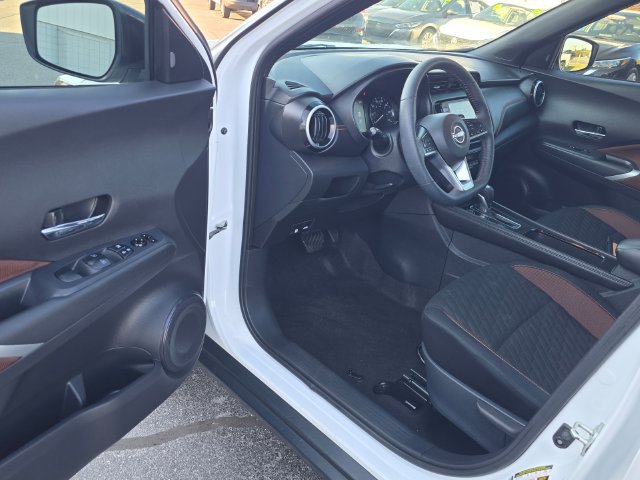 Certified 2023 Nissan Kicks SR FWD image 9