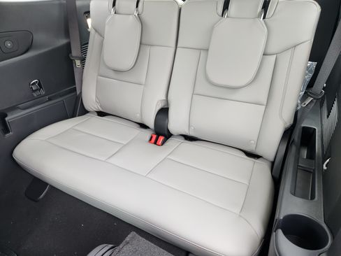 New 2026 Ford Explorer Active w/ Active Comfort Package RWD image 20