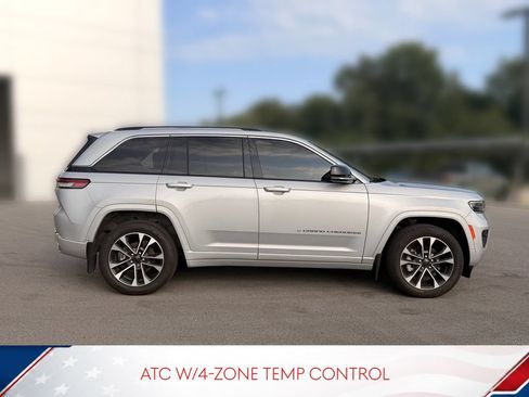 Used 2022 Jeep Grand Cherokee Overland w/ Luxury Tech Group IV AWD/4WD image 4