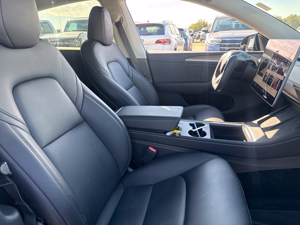 Used 2025 Tesla Model Y Long Range RWD image 7