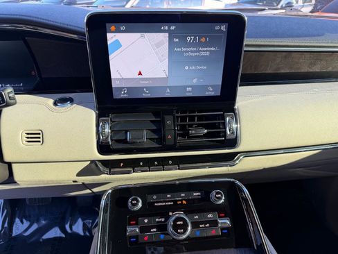 Used 2019 Lincoln Navigator Reserve image 25